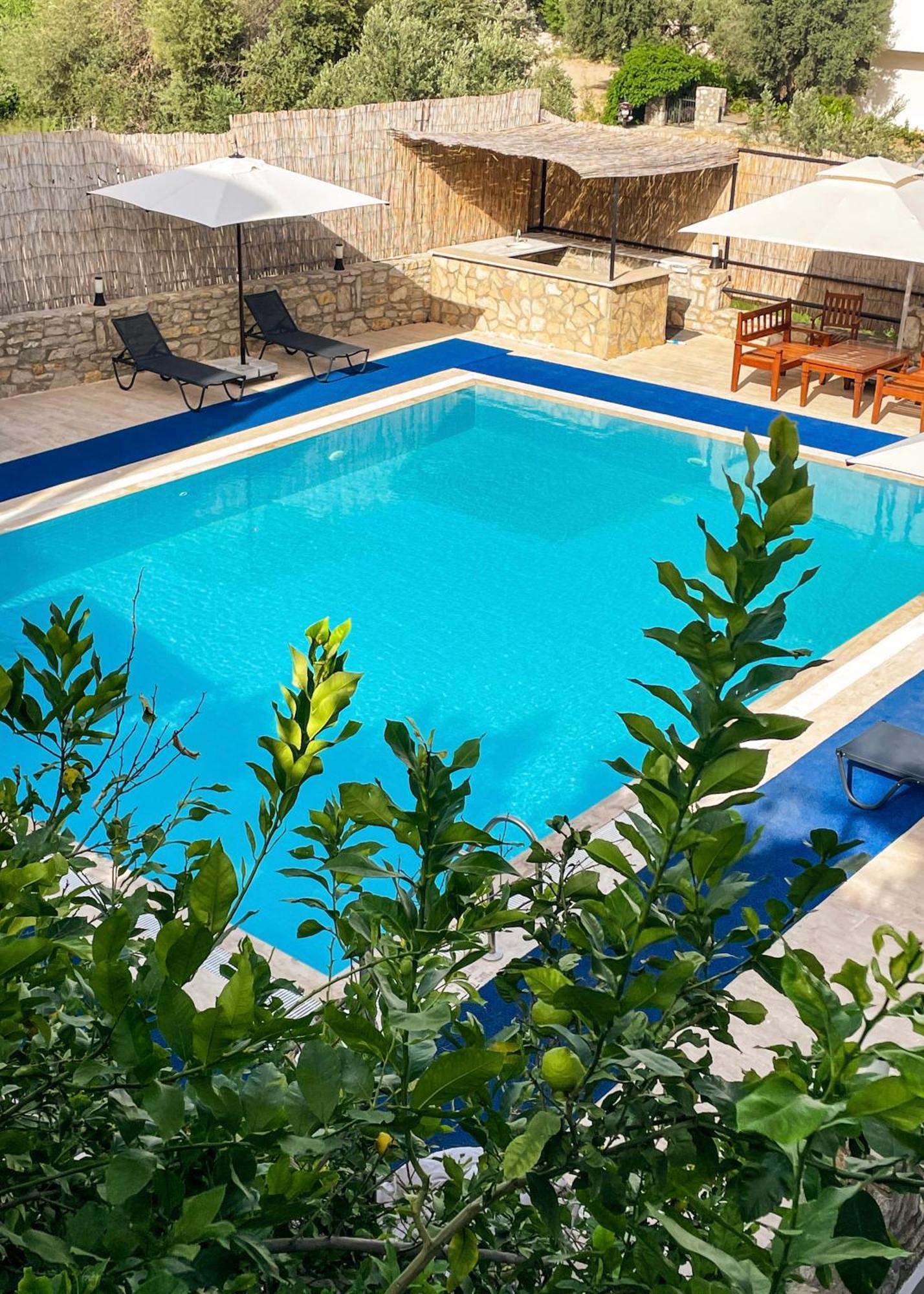 Oezguem Suite Otel Datca Exterior foto