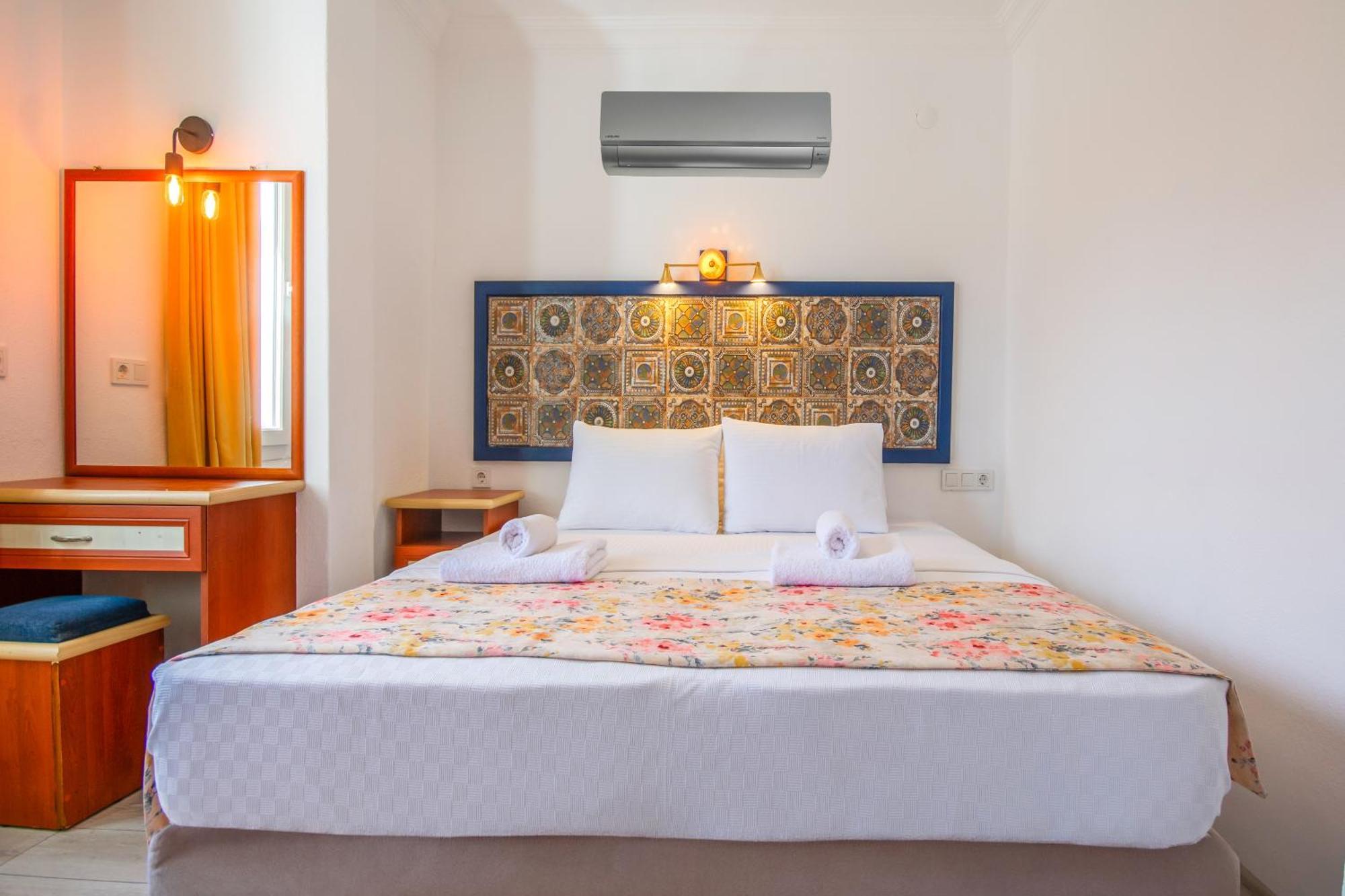 Oezguem Suite Otel Datca Exterior foto
